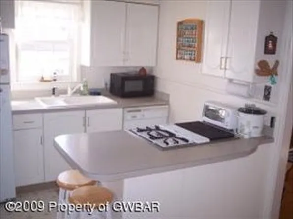 269 Ferguson Ave, Shavertown, PA 18708