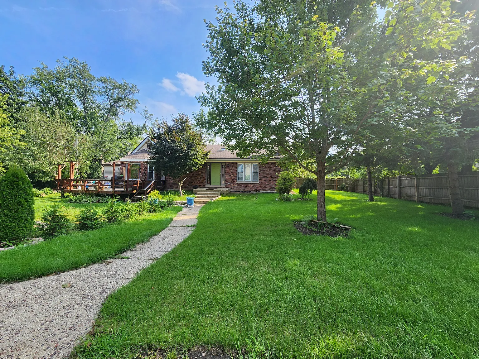 3 bed, 2.5 bath, 1735 sqft, $3,200 — Photo 1