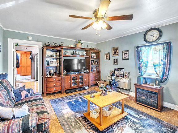 4th image of 18 Gossett St