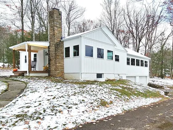 145 Mellott Dr, Johnstown, PA 15905