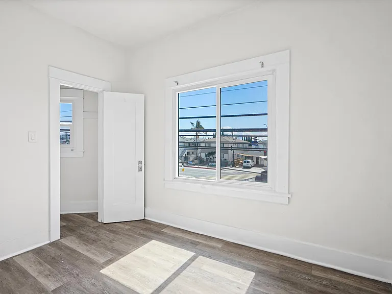 3767 Midvale Ave #3 — Photo 11