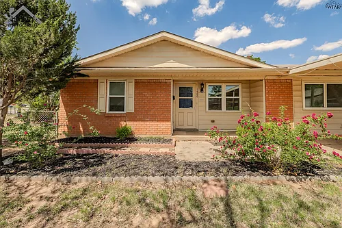 1400 Phoenix Dr Photo 1