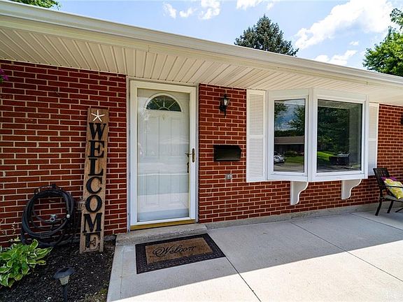 2nd image of 895 Hamlet Dr