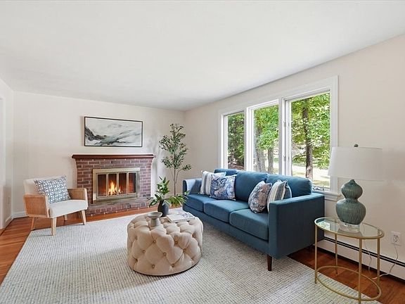 4th image of 46 Arborway Dr