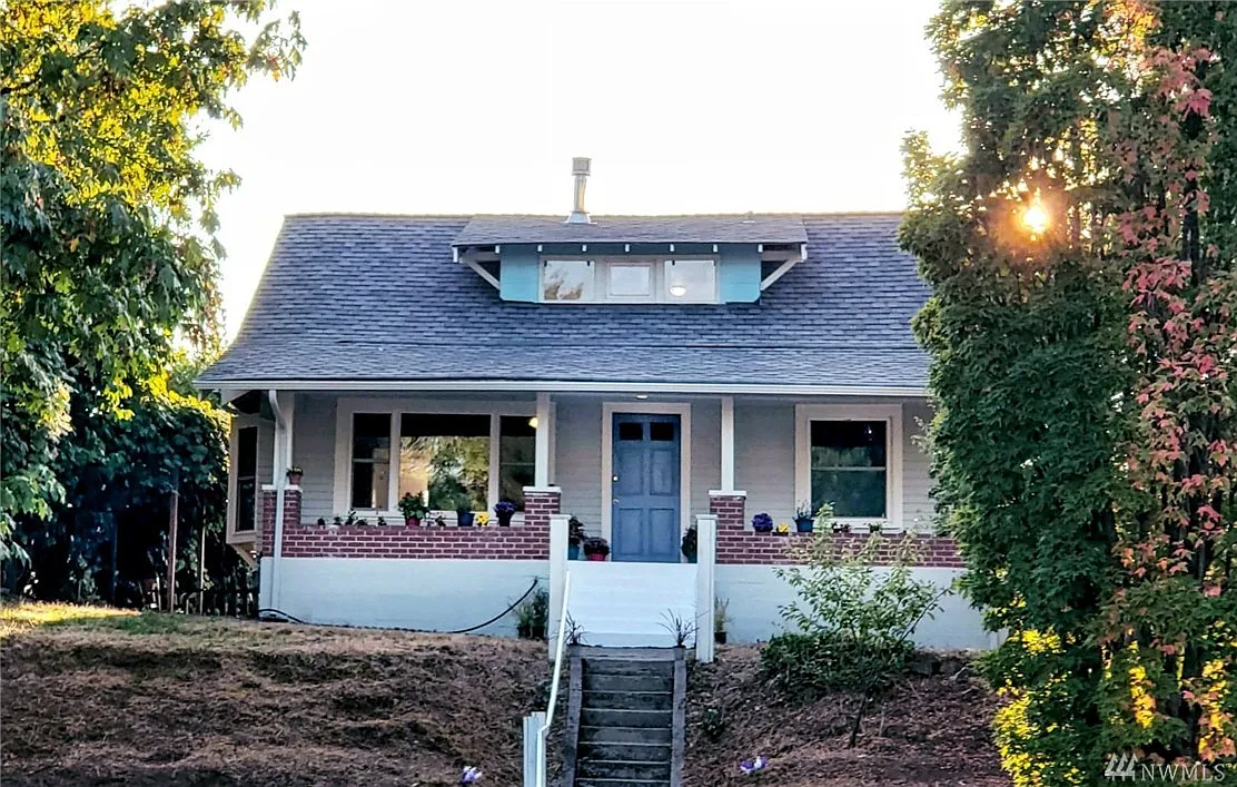 2530 S J St photo 1