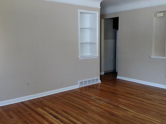 3rd image of 3502 Stanfield Dr