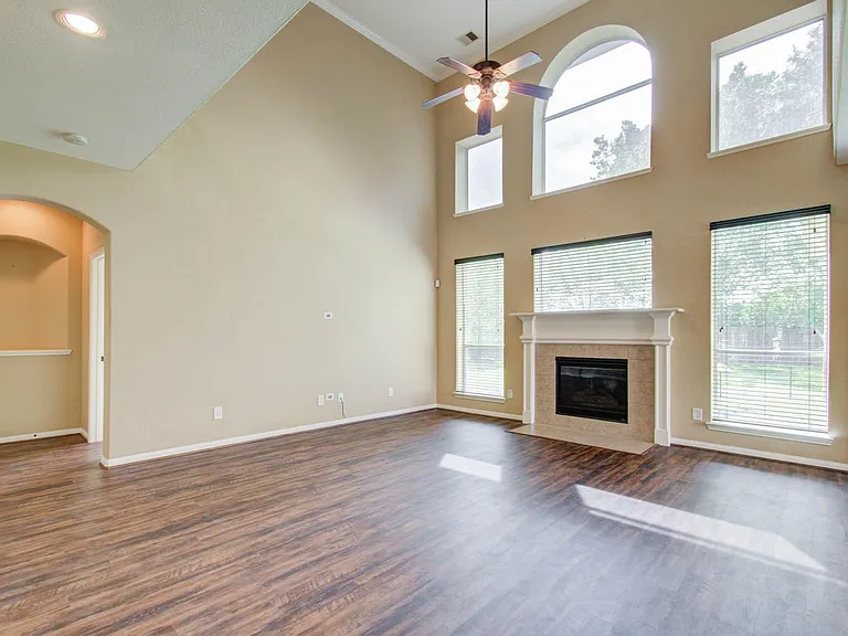 21331 Parham Cir — Photo 12