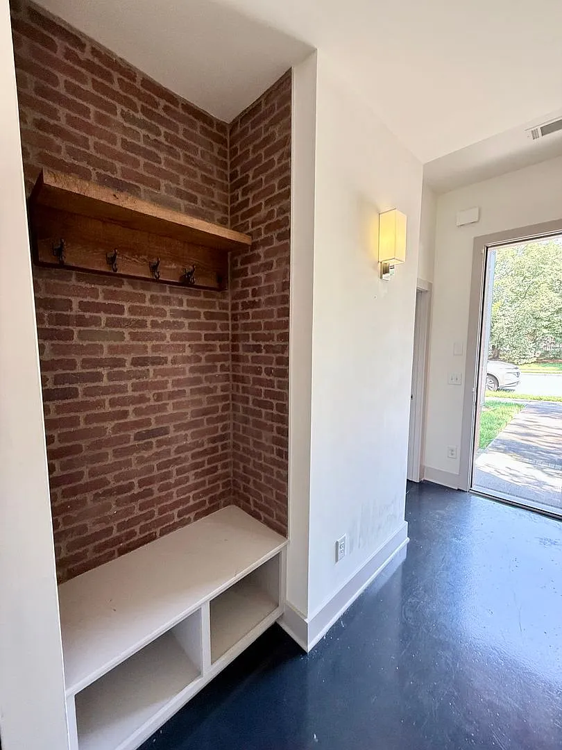 3 bedroom/3.5 baths/ 12th S — Photo 4