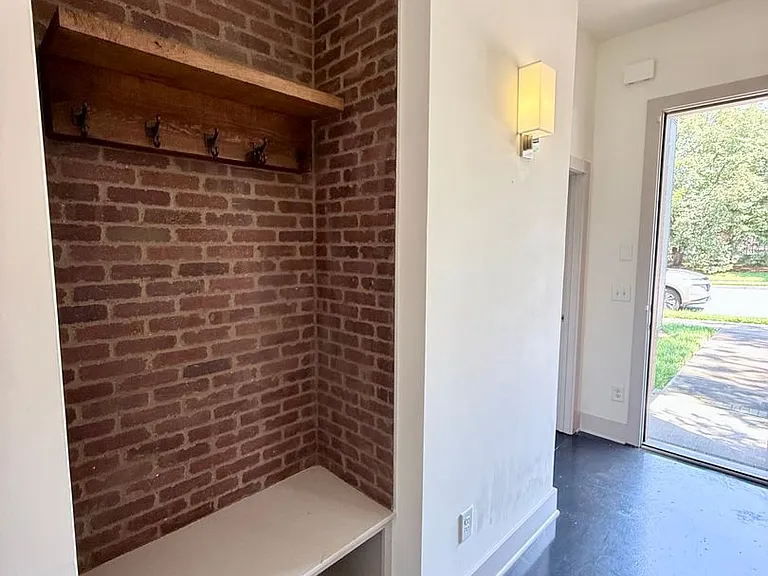 1117 Summit Ave — Photo 4