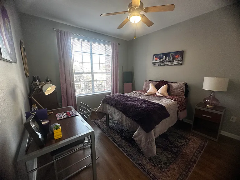 The Quarters Sterling House (Student Housing - Rent by the Bed) — Photo 44