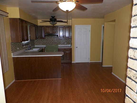 3rd image of 1233 Price Ave