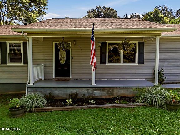 3rd image of 111 Azalea St