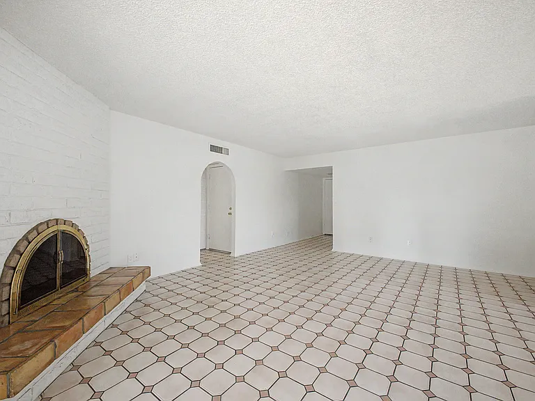 17213 N 35th Dr — Photo 13