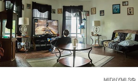 2nd image of 513 Wetmore St