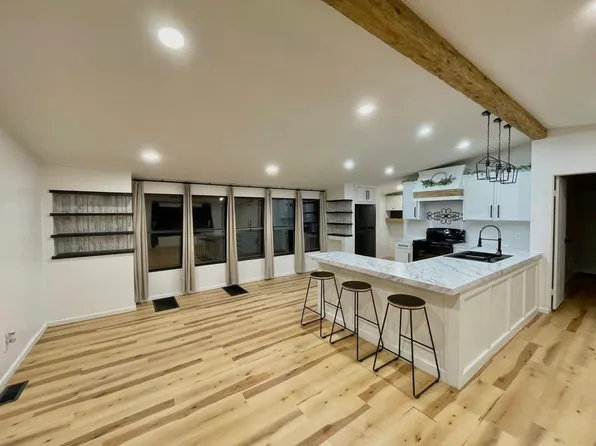 401 Summit Dr, Springtown, TX 76082