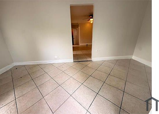 5th image of 61 NE 59th Ter