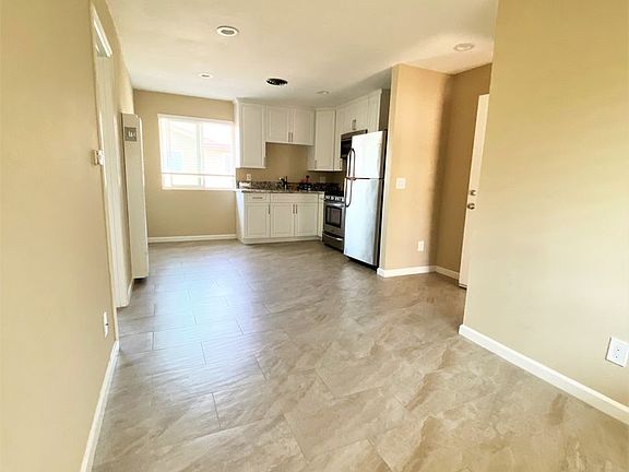 4th image of 511 La Cadena Way #6