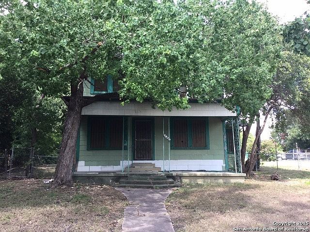 2nd image of 3275 W Woodlawn Ave