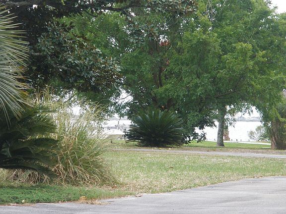 View 300 feet from water