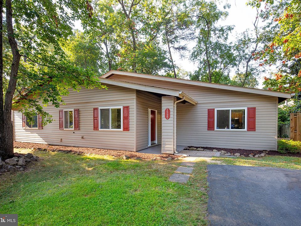 1525 Hiddenbrook Dr, Herndon, VA 20170 Zillow