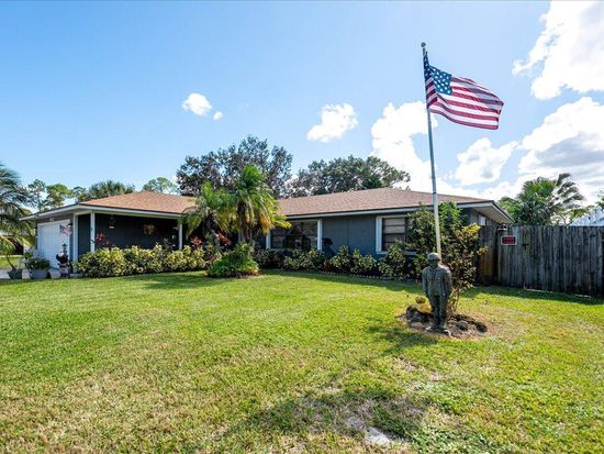 1082 SE Damask Avenue, Port Saint Lucie, FL 34983