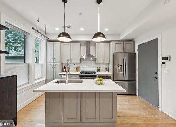 3rd image of 811 Upshur St NW Unit 4