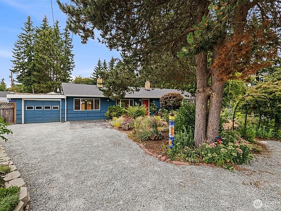4th image of 8315 198th Street SW