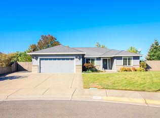 845 Meadowbrook Dr, Central Pt, OR 97502