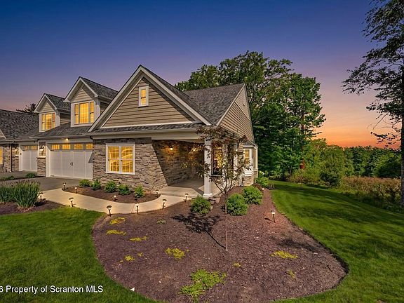 2nd image of 217 Oak Hill Cir