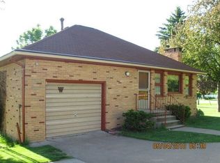 1021 E 2nd Ave, Monmouth, IL