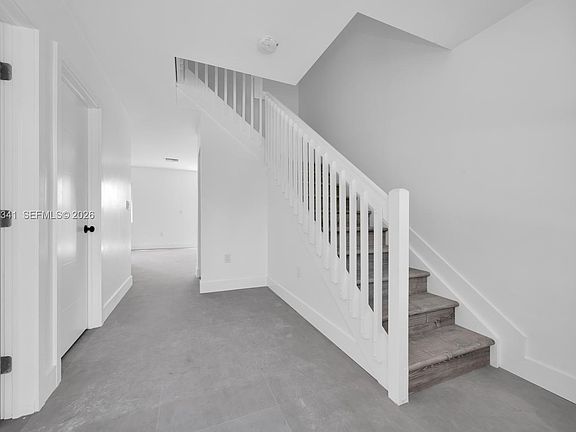 4th image of 2770 NW 44th St