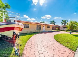 1326 W 84th St, Hialeah, FL 33014
