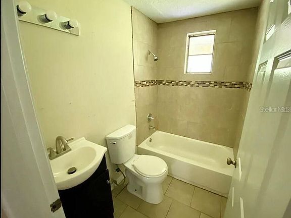 3rd image of 1102 W 10th St