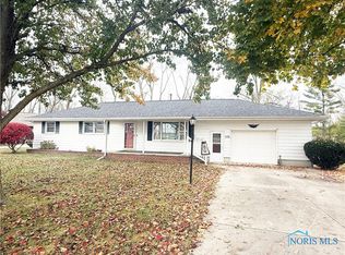 1136 E Park Ln, Fostoria, OH 44830