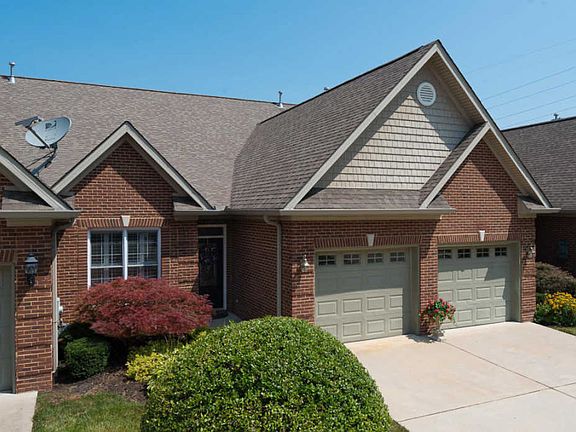 2nd image of 261 Waterford Cir