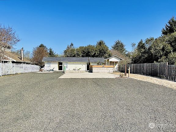 2nd image of 834 Whale Pl