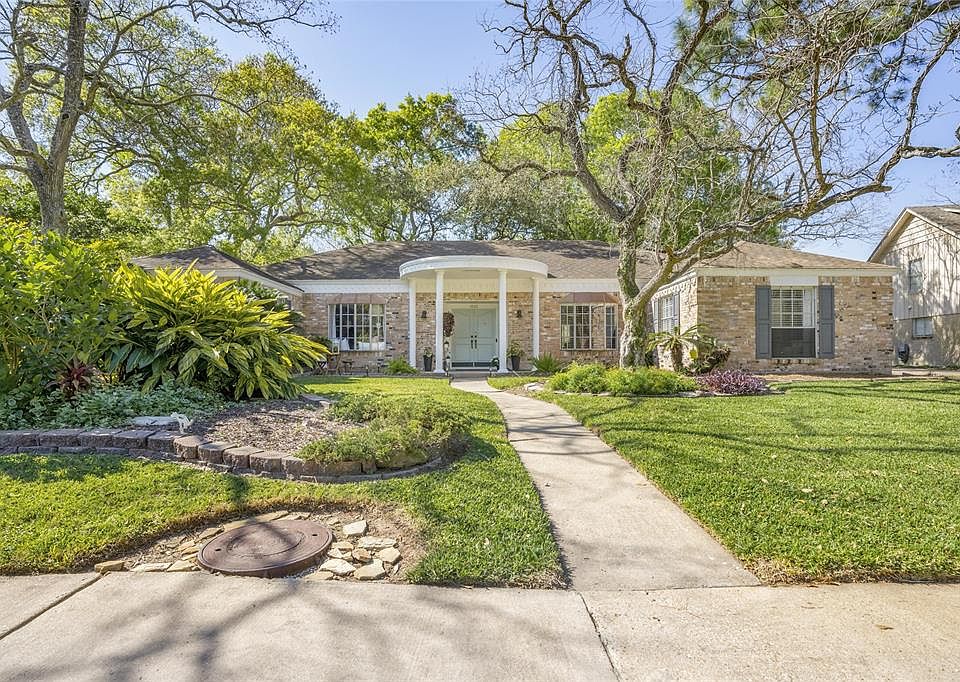 1st image of 1115 Woodland Dr