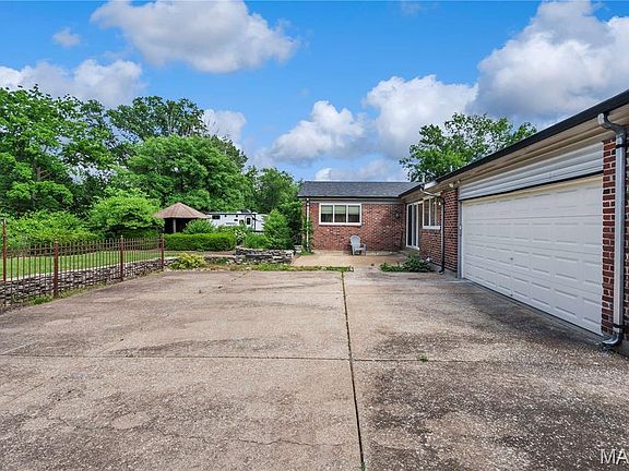 5th image of 1542 Langholm Dr