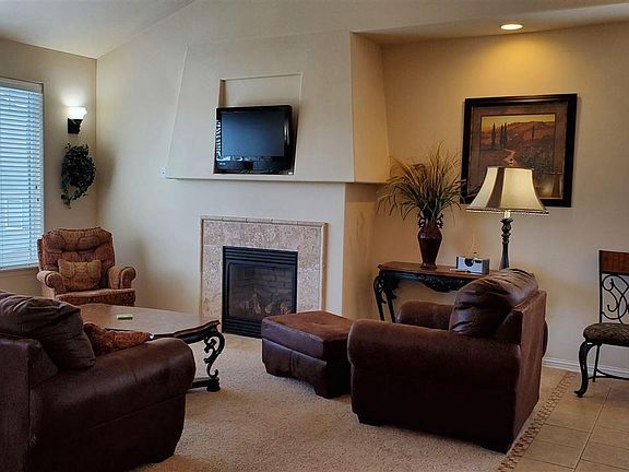 4th image of 2609 Peach Ct #A