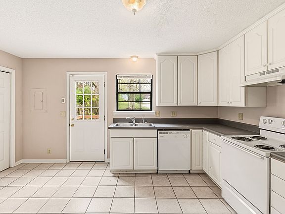 5th image of 1615 Western Shore Dr