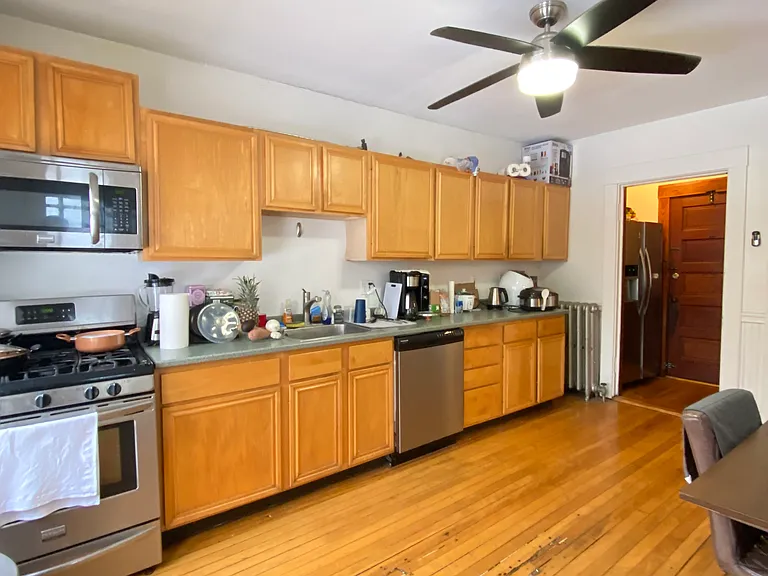 Eat-in-Kitchen