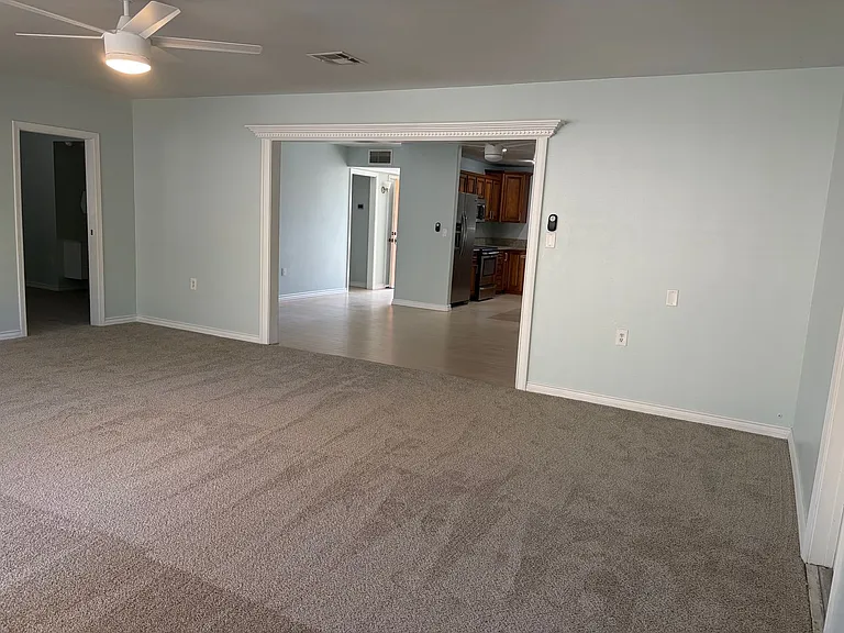 28033 Radford Dr — Photo 11