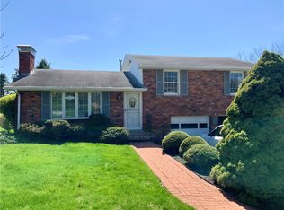 122 Oak Hill Dr, Washington, PA 15301