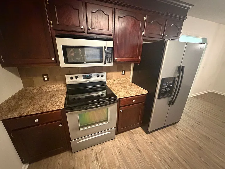 3290 Valencia Dr — Photo 13
