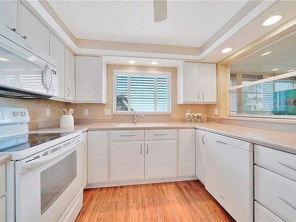 4th image of 1250 W Marion Ave Unit 332