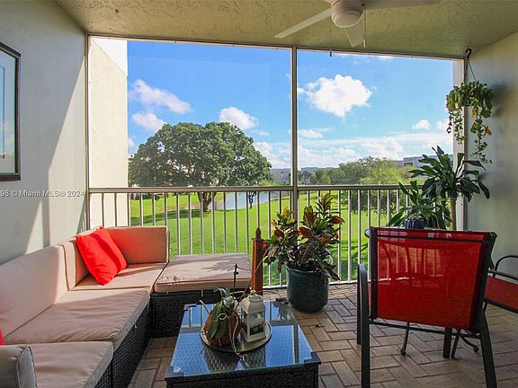 5th image of 10217 NW 24th Pl APT 301