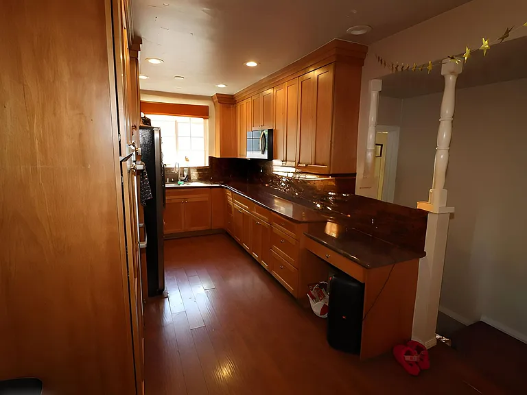 1054 N Grand St — Photo 5