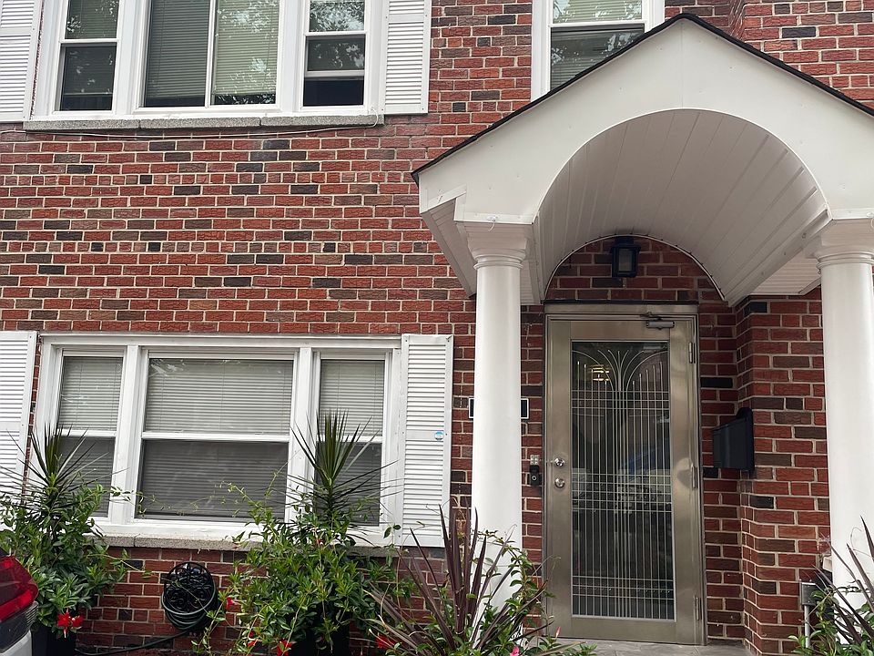 1st image of 3055 Randall Ave Floor 1