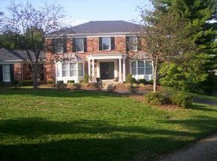 16405 Woodlodge Ct, Chesterfield, MO 63005