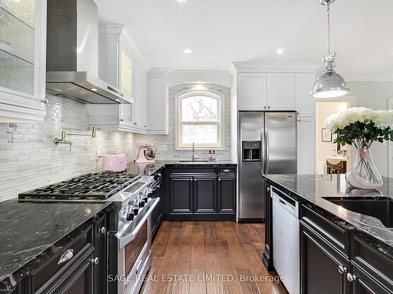 108 Beresford Ave — Photo 7